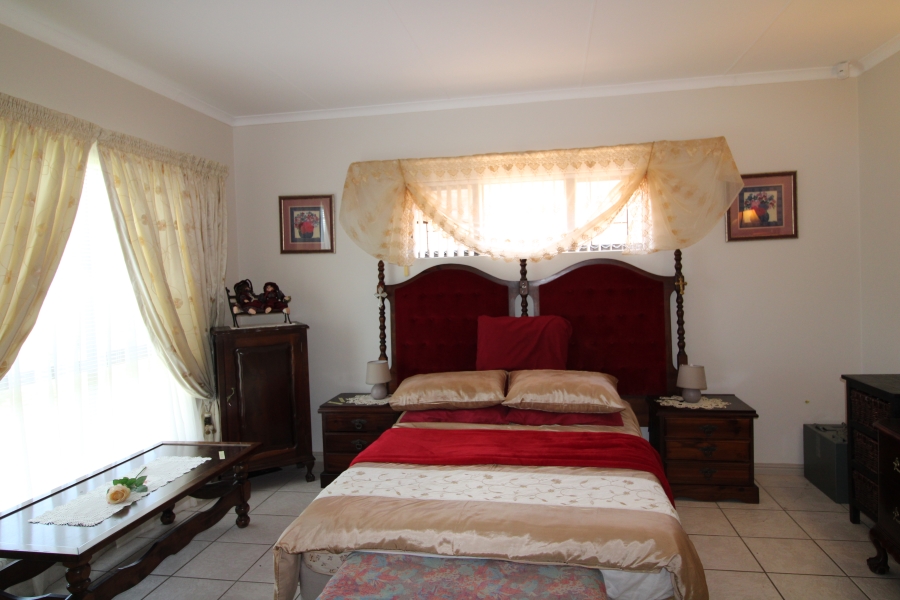 3 Bedroom Property for Sale in Denneoord Western Cape